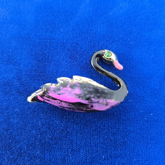 Jewelry - Vintage Swan Enamel White Gold Pin Brooch Fashion Jewelry Black Purple Green